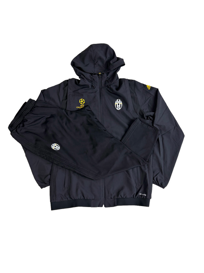 Juventus Tracksuit (L)
