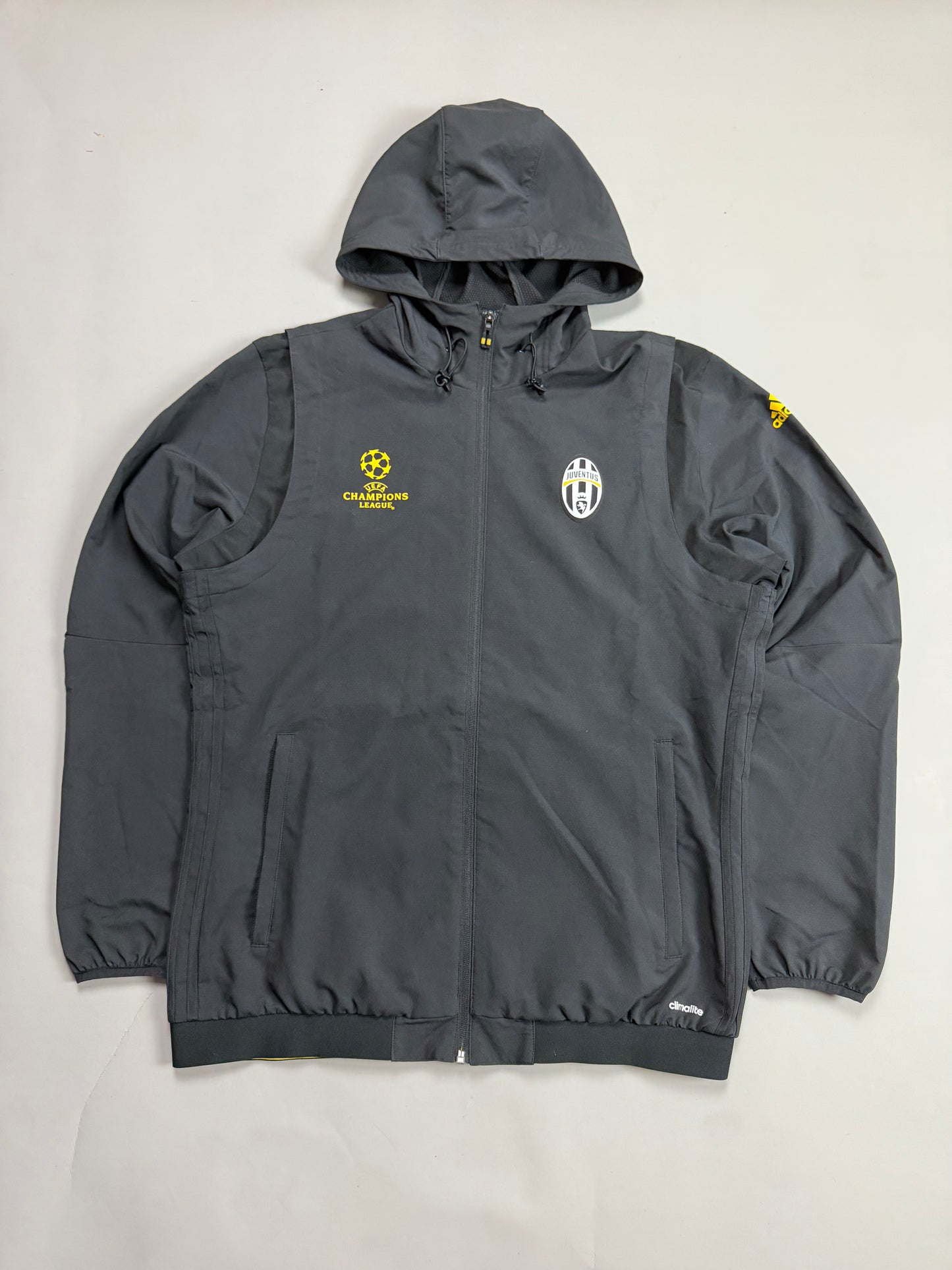 Juventus Tracksuit (L)